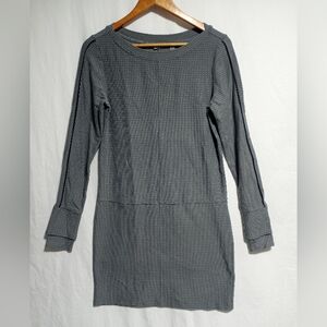 Athleta Carmella Striped Gray  Long Sleeved Sporty Soft Dress Size Small